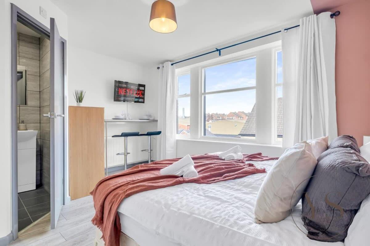 Sienna Longton Studio 2D - Wi-Fi, Alton Towers, Netflix Stoke-on-Trent Εξωτερικό φωτογραφία